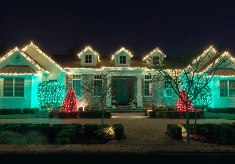 Christmas,Night,Lights,Decorating,House,In,California